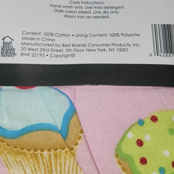 NEW GOURMET CLUB CUPCAKES APRON ABSOLUTELY ADORABLE BRAND NEW - Picture 12 of 13
